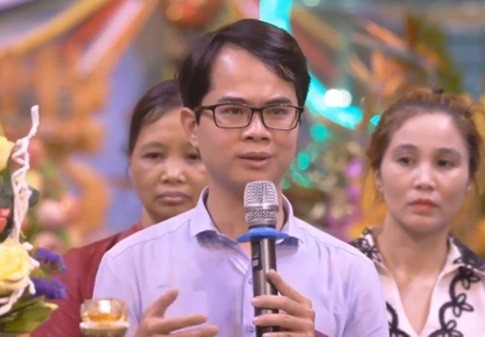 Bác sĩ Nguyễn Hồng Phong xuất hiện tại buổi live stream ủng hộ việc thỉnh "oan gia trái chủ" Bác sĩ Nguyễn Hồng Phong xuất hiện tại buổi live stream ủng hộ việc thỉnh "oan gia trái chủ"