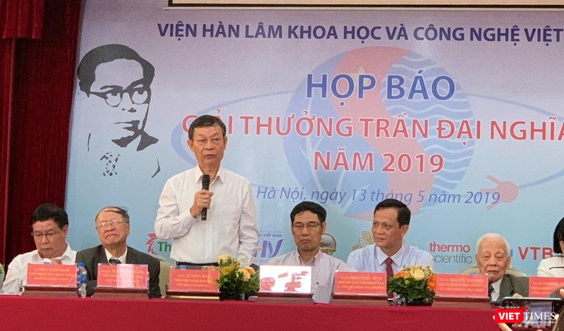 Đại diện tác giả của một trong các công trình