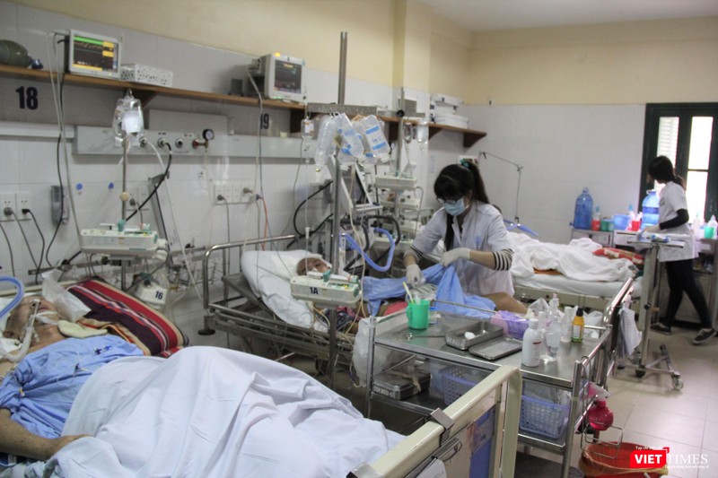 Rất nhiều bệnh nhân bị chấn thương sọ não do TNGT đang phải điều trị tại BV Việt Đức