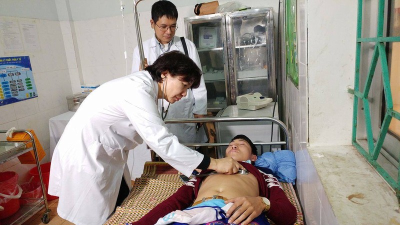 Kiểm tra sức khỏe cho bệnh nhân bị ngộ độc rượu Kiểm tra sức khỏe cho bệnh nhân bị ngộ độc rượu