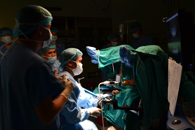 Điều trị cho bệnh nhân ung thư bằng kỹ thuật hiện đại tại BV Bạch Mai