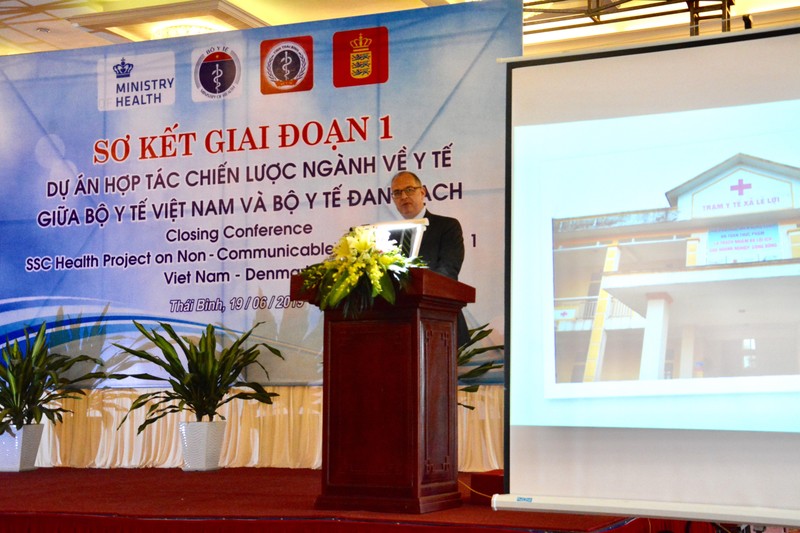 Đại diện Bộ Y tế Đan Mạch phát biểu tại buổi lễ