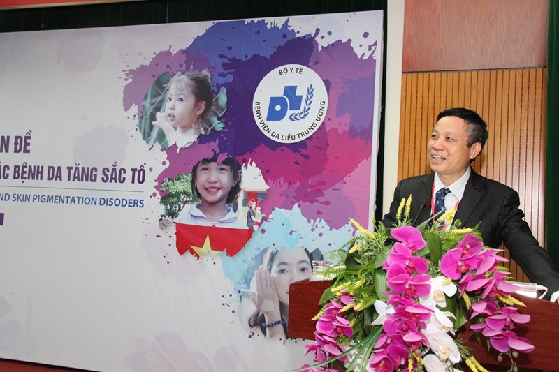 PGS.TS. Nguyễn Văn Thường - Giám đốc Bệnh viện Da liễu Trung ương phát biểu tại hội thảo