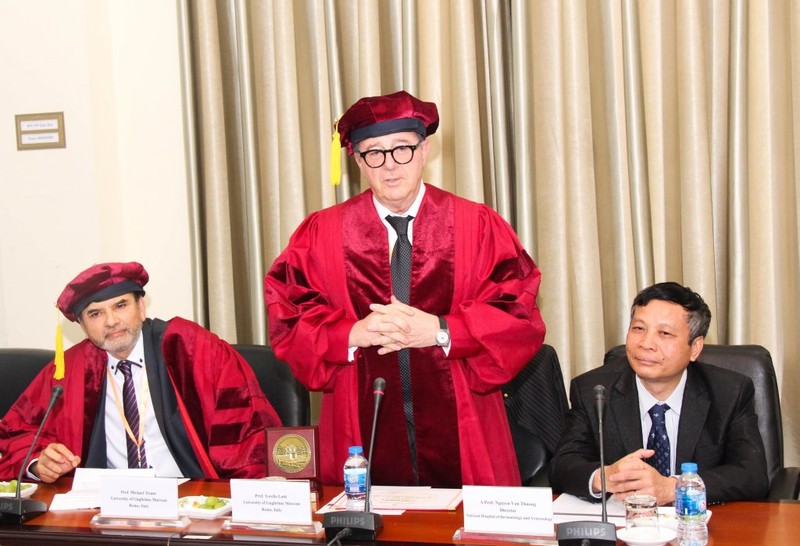 GS. Torello Lotti bày tỏ niềm vinh dự khi được nhận chức danh Giáo sư Danh dự GS. Torello Lotti bày tỏ niềm vinh dự khi được nhận chức danh Giáo sư Danh dự