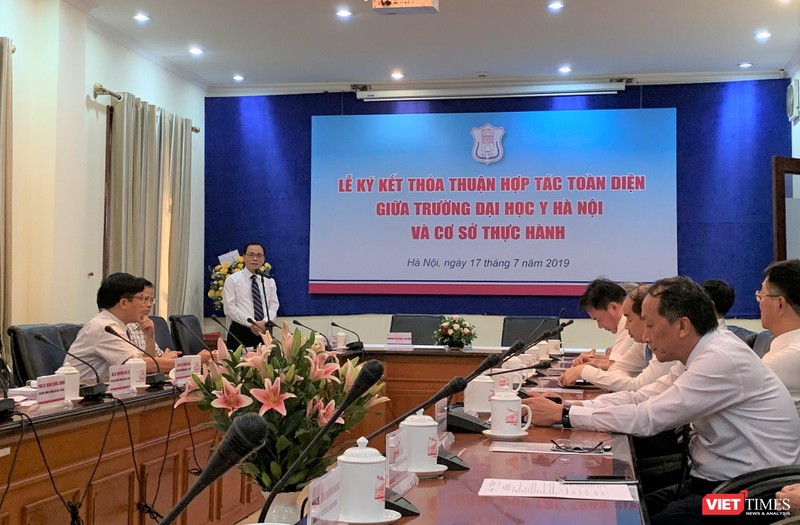 GS.TS. Tạ Thành Văn – Hiệu trưởng Trường Đại học Y Hà Nội - đánh giá cao sự hợp tác Viện - Trường trong đào tạo.