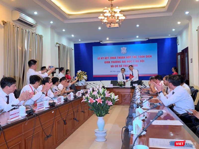 Ký kết hợp tác toàn diện với Bệnh viện Ung bướu Hà Nội Ký kết hợp tác toàn diện với Bệnh viện Ung bướu Hà Nội