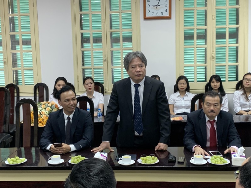 GS. Trần Bình Giang –Giám đốc Bệnh viện Hữu nghị Việt Đức GS. Trần Bình Giang –Giám đốc Bệnh viện Hữu nghị Việt Đức