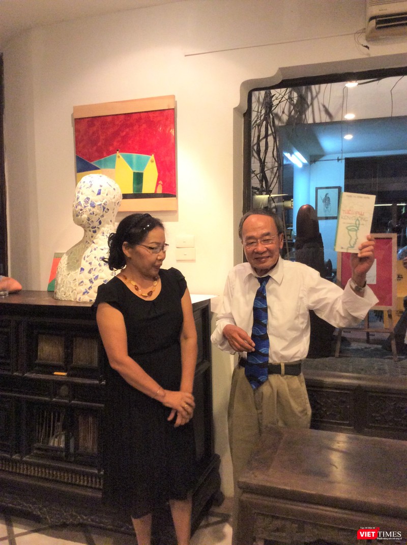 Nhà thơ Phan Thị Thanh Nhàn và nhà thơ Du Tử Lê (ảnh: Thanh Hằng) Nhà thơ Phan Thị Thanh Nhàn và nhà thơ Du Tử Lê