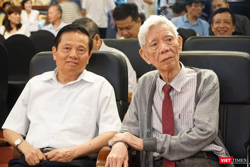Ông Nguyễn Đình Hương và ông Lê Doãn Hợp – Chủ tịch danh dự Hội Truyền thông số Việt Nam, nguyên Bộ trưởng Bộ Thông tin và Truyền thông