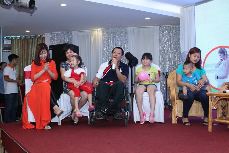 Anh Đỗ Đại Dương bị liệt hai chi kể lại niềm hạnh phúc có con khi tưởng chừng đã tuyệt vọng