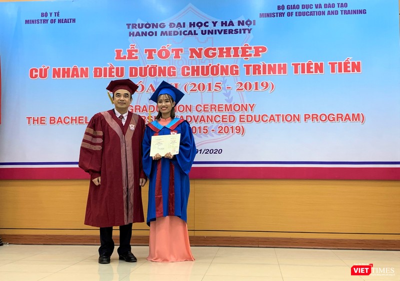 Trao bằng tốt nghiệp cho các tân cử nhân điều dưỡng đào tạo theo chương trình tiên tiến Trao bằng tốt nghiệp cho các tân cử nhân điều dưỡng đào tạo theo chương trình tiên tiến