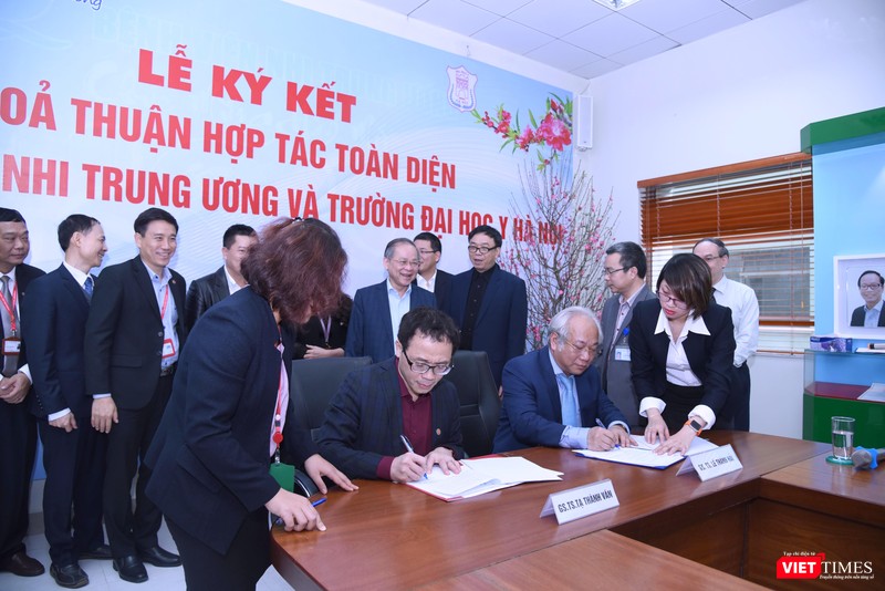 Lễ ký kết diễn ra với sự chứng kiến của lãnh đạo 2 đơn vị