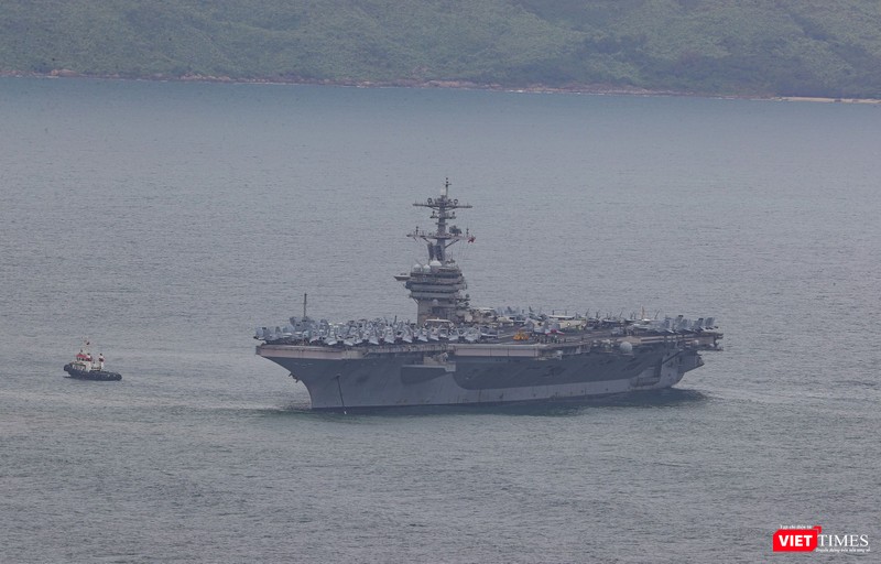USS Theodore Roosevelt (CVN-71) là tàu sân bay thứ tư thuộc siêu hàng không mẫu hạm của Mỹ.