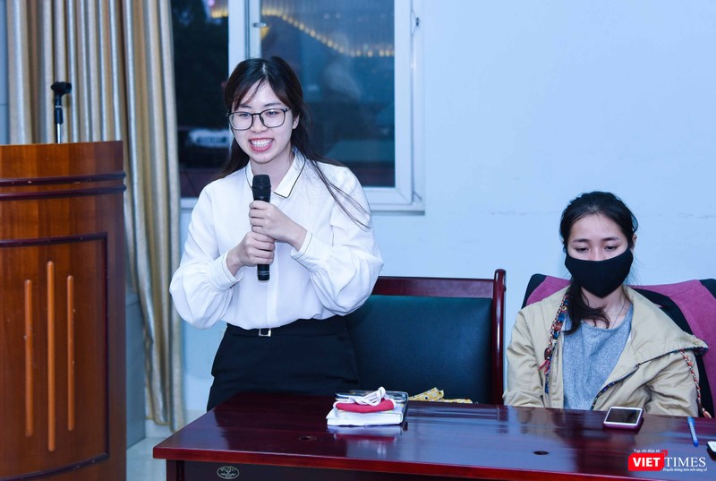 Đại diện sinh viên hứa sẽ làm tốt nhiệm vụ và Trường và Sở Y tế Hà Nội tin cậy giao phó