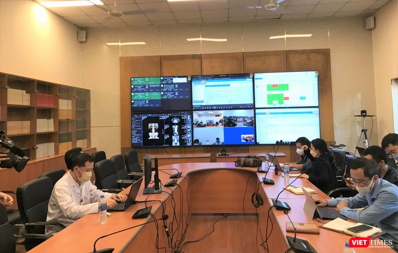 Sẵn sàng cho buổi thí điểm khám, chữa bệnh từ xa tại điểm cầu Bệnh viện Đại học Y Hà Nội Sẵn sàng cho buổi thí điểm khám, chữa bệnh từ xa tại điểm cầu Bệnh viện Đại học Y Hà Nội