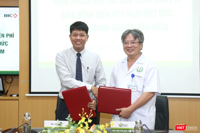 Giám đốc BV Hữu nghị Việt Đức ký thỏa thuận bảo lãnh viện phí với 3 đơn vị bảo hiểm