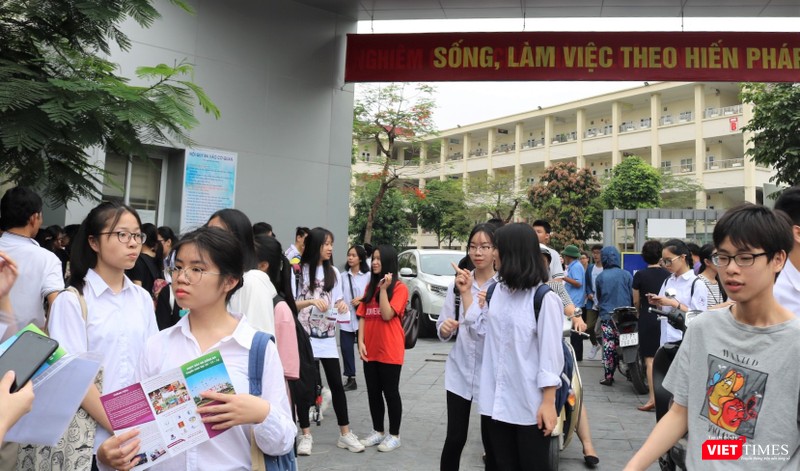 Trước giờ thi (ảnh: Minh Thúy) Trước giờ thi (ảnh: Minh Thúy)