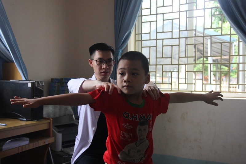 Khám và tư vấn sức khỏe cho trẻ nhỏ. Ảnh: Quỳnh Phạm Khám và tư vấn sức khỏe cho trẻ nhỏ. Ảnh: Quỳnh Phạm