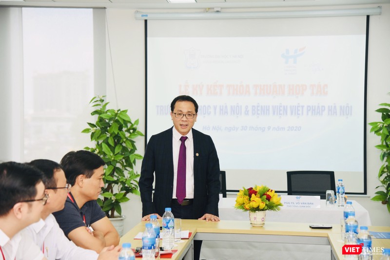 GS. TS. Tạ Thành Văn – Hiệu trưởng Trường Đại học Y Hà Nội - phát biểu khai mạc lễ ký hợp tác GS. TS. Tạ Thành Văn – Hiệu trưởng Trường Đại học Y Hà Nội - phát biểu khai mạc lễ ký hợp tác