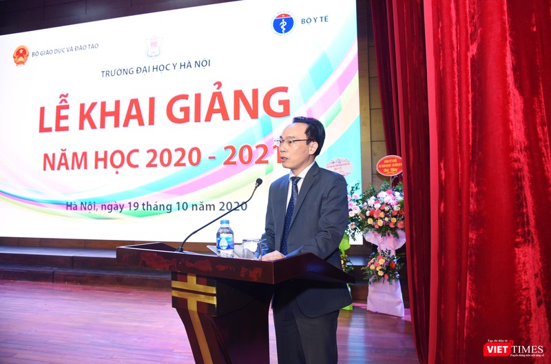 Thứ trưởng Bộ GD&ĐT Hoàng Minh Sơn đánh giá cao những thành tích xuất sắc của thầy và trò Trường Đại học Y Hà Nội Thứ trưởng Bộ GD&ĐT Hoàng Minh Sơn đánh giá cao những thành tích xuất sắc của thầy và trò Trường Đại học Y Hà Nội