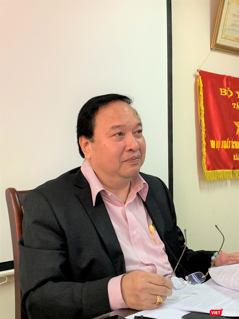 Ông Nguyễn Minh Tuấn – Vụ trưởng Vụ Trang thiết bị và Công trình y tế - cho biết: Chỉ những sản phẩm có thông tin chính xác và hợp pháp mới được đưa lên Cổng Ông Nguyễn Minh Tuấn – Vụ trưởng Vụ Trang thiết bị và Công trình y tế - cho biết: Chỉ những sản phẩm có thông tin chính xác và hợp pháp mới được đưa lên Cổng