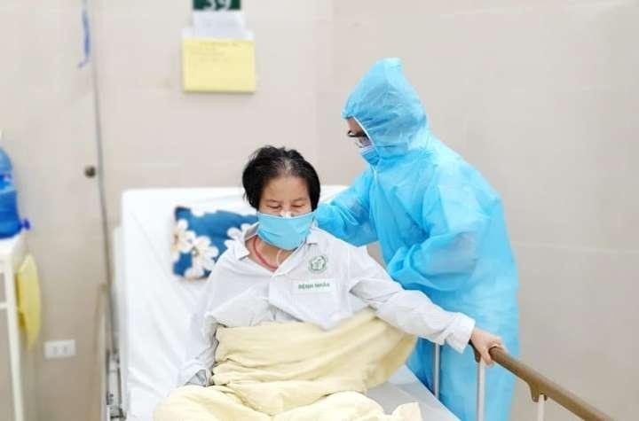 Số mắc COVID-19 đang gia tăng nhẹ trên thế giới và ở Việt Nam. Ảnh minh hoạ. Phục hồi chức năng cho người mắc Covid-19.jpg