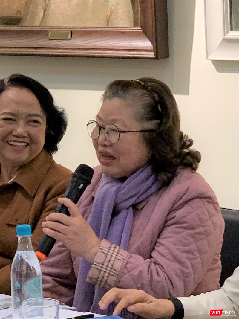 GS.TS.TTND. Huỳnh Phương Liên - người chế tạo vaccine viêm não Nhật Bản, thay đổi số phận hàng chục triệu trẻ em Việt Nam trao đổi tại hội thảo