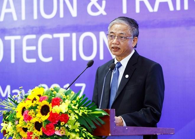 Tiến sĩ Doãn Mậu Diệp