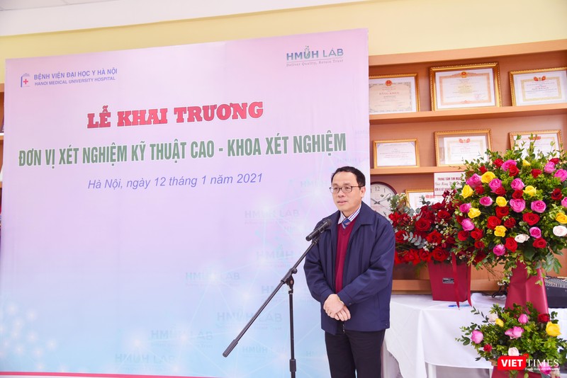 Trưởng Khoa xét nghiệm của Bệnh viện Đại học Y Hà Nội phát biểu khai mạc