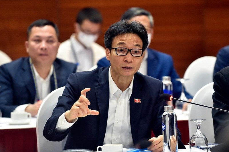 Phó Thủ tướng Vũ Đức Đam yêu cầu nhanh chóng khoanh vùng, dập dịch