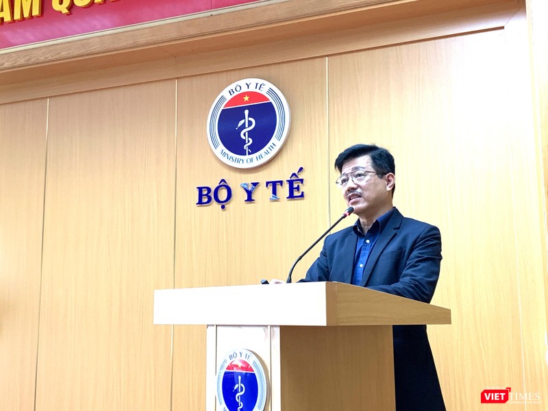 Ông Vũ Mạnh Cường - Phó Vụ trưởng Vụ Truyền thông - Thi đua khen thưởng (Bộ Y tế) trình bày kế hoạch truyền thông về tiêm chủng vaccine COVID-19 đảm bảo hiệu quả nhất