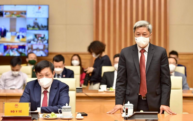 Thứ trưởng Bộ Y tế Nguyễn Trường Sơn: Thời gian tới, với hướng dẫn tạm thời về thích ứng an toàn, linh hoạt, kiểm soát có hiệu quả dịch bệnh COVID-19, các địa phương, người dân cả nước thực hiện, làm theo, mỗi người có ý thức bảo vệ cho chính bản thân mình, gia đình và cộng đồng, để có điều kiện phát triển kinh tế - xã hội, cuộc sống trở lại bình thường. Ảnh: VGP/Nhật Bắc Thứ trưởng Bộ Y tế Nguyễn Trường Sơn: Thời gian tới, với hướng dẫn tạm thời về thích ứng an toàn, linh hoạt, kiểm soát có hiệu quả dịch bệnh COVID-19, các địa phương, người dân cả nước thực hiện, làm theo, mỗi người có ý thức bảo vệ cho chính bản thân mình, gia đình và cộng đồng, để có điều kiện phát triển kinh tế - xã hội, cuộc sống trở lại bình thường. Ảnh: VGP/Nhật Bắc