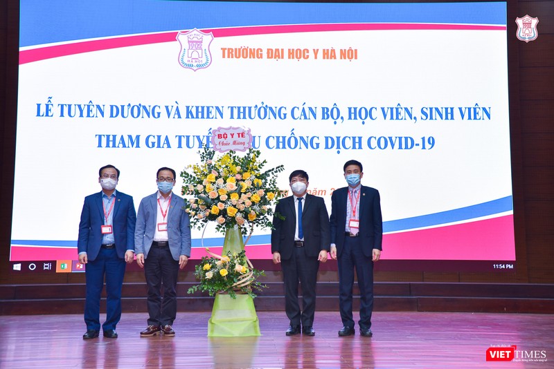 Bộ Y tế chúc mừng thầy và trò Trường Đại học Y Hà Nội nhân Ngày thành lập trường 15/11 và những thành tích xuất sắc trong công tác phòng, chống dịch