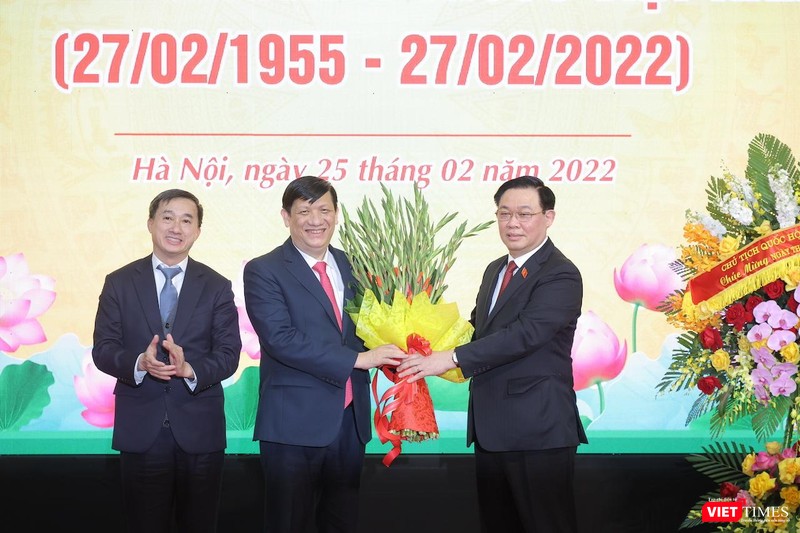 Chủ tịch Quốc hội Vương Đình Huệ chúc mừng lãnh đạo Bộ Y tế nhân Ngày Thầy thuốc Việt Nam 27/2