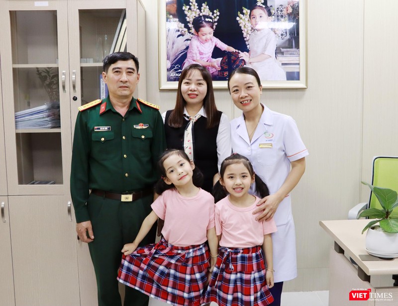 Niềm vui của gia đình quân nhân sau khi được hỗ trợ sinh sản