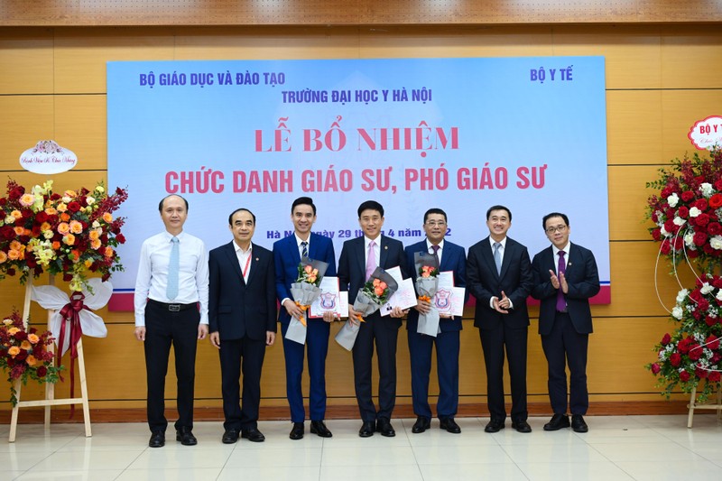 Bổ nhiệm các tân Giáo sư của Trường Đại học Y Hà Nội Bổ nhiệm các tân Giáo sư của Trường Đại học Y Hà Nội