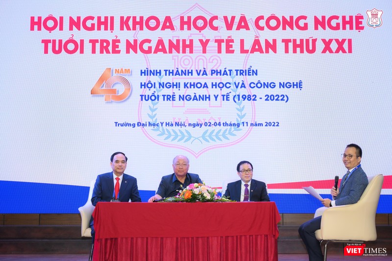 Toạ đàm với ba nhân vật gắn liền với hành trình 40 năm Hội nghị KH&amp;CN tuổi trẻ ngành y
