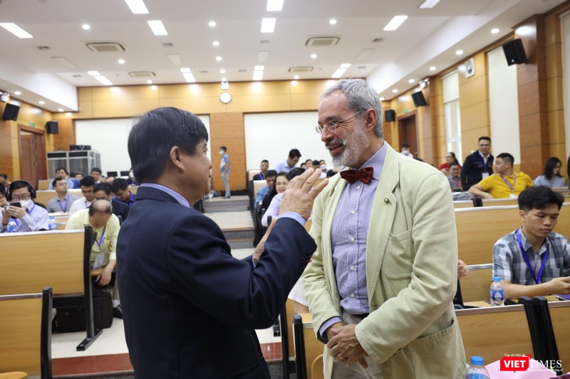 BV Đại học Y Hà Nội đã mời các chuyên gia nam học hàng đầu ở trong nước và quốc tế đến thuyết trình tại hội thảo quốc tế về nam học