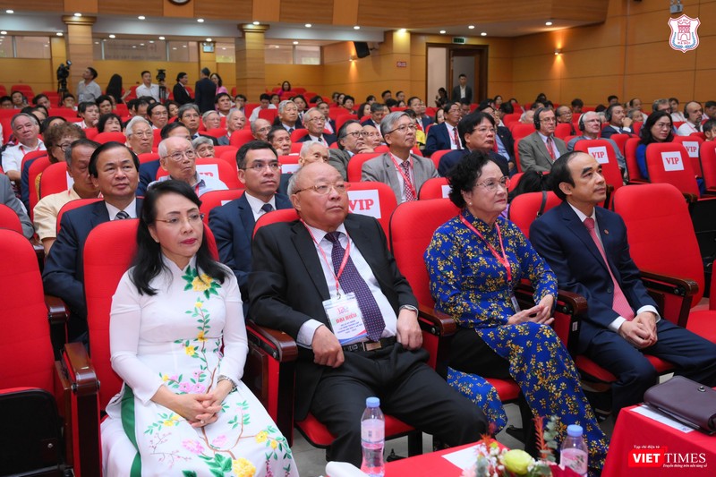 Các nguyên lãnh đạo Bộ Y tế, lãnh đạo Trường Đại học Y Hà Nội dự lễ kỷ niệm 120 năm Trường Đại học Y Hà Nội Các nguyên lãnh đạo Bộ Y tế, lãnh đạo Trường Đại học Y Hà Nội dự lễ kỷ niệm 120 năm Trường Đại học Y Hà Nội