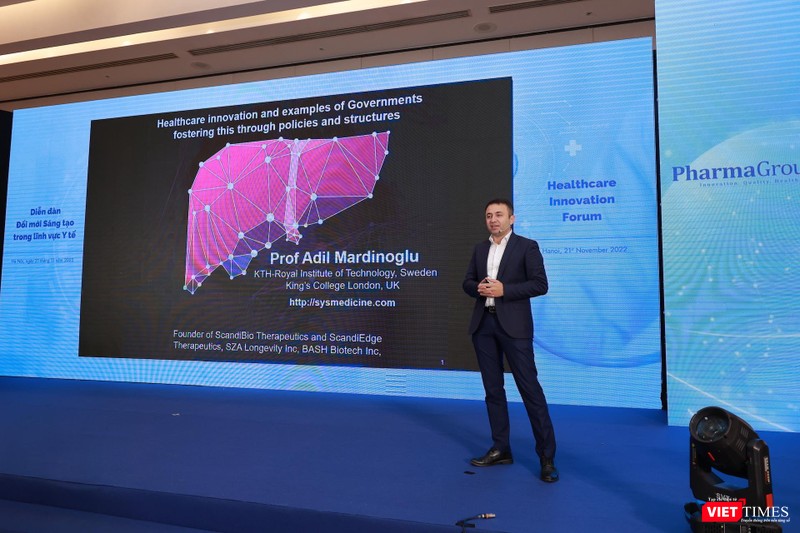 GS.BS. Adil Mardinoğlu của Đại học King’s College London và Học viện Công nghệ Hoàng gia tại Thụy Điển, chia sẻ kinh nghiệm về đổi mới sáng tạo trong lĩnh vực dược