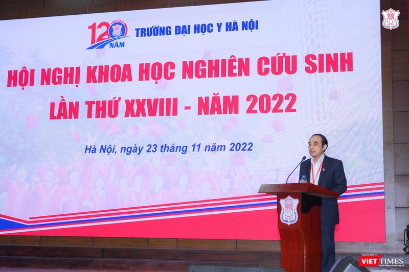 GS.TS. Nguyễn Hữu Tú - Hiệu trưởng Trường Đại học Y Hà Nội - khai mạc Hội nghị Khoa học nghiên cứu sinh