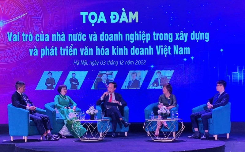 Tại Diễn đàn đã diễn ra toạ đàm &quot;Vai trò của nhà nước và doanh nghiệp trong xây dựng và phát triển văn hoá kinh doanh Việt Nam&quot;