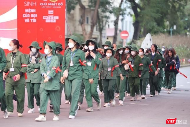 Các sinh viên trong quân đội tham gia Chủ nhật Đỏ Các sinh viên trong quân đội tham gia Chủ nhật Đỏ