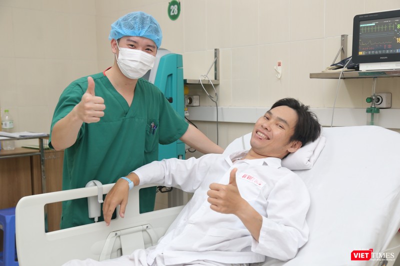 Bệnh nhân có thể đi lại và giao tiếp sau 8 ngày được ghép đa tạng Bệnh nhân có thể đi lại và giao tiếp sau 8 ngày được ghép đa tạng