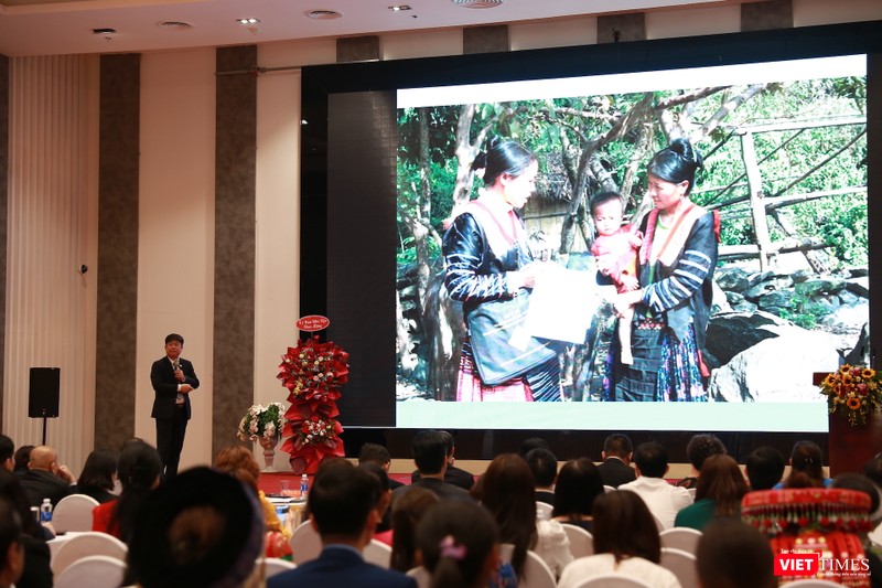 Ông Đinh Anh Tuấn kể lại chuyện 2 mẹ con cậu bé trong ảnh đã được cứu sống nhờ CĐTB Ông Đinh Anh Tuấn kể lại chuyện 2 mẹ con cậu bé trong ảnh đã được cứu sống nhờ CĐTB