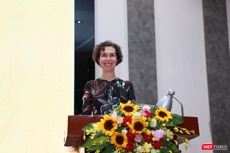 Bà Lesley Miller, Phó trưởng Đại diện UNICEF Việt Nam Bà Lesley Miller, Phó trưởng Đại diện UNICEF Việt Nam