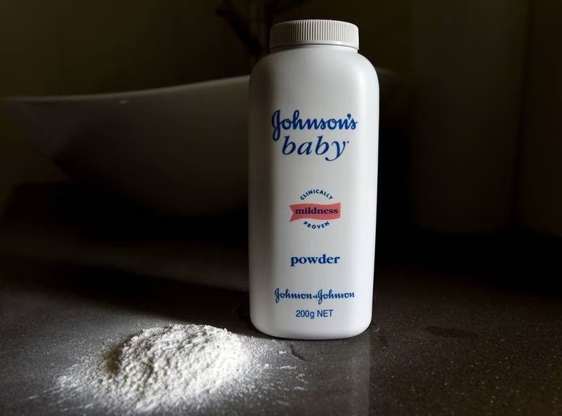 Điều tra của Reuters cho thấy hãng Johnson & Johnson biết rằng sản phẩm của họ chứa chất không an toàn từ năm 1970. Ảnh: Darrellcastle. Điều tra của Reuters cho thấy hãng Johnson & Johnson biết rằng sản phẩm của họ chứa chất không an toàn từ năm 1970. Ảnh: Darrellcastle.