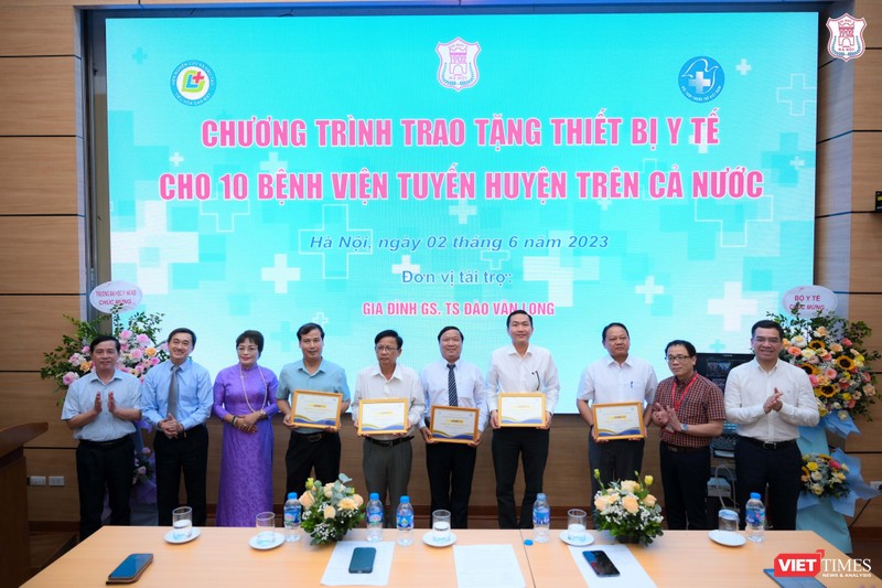 Trường Đại học Y Hà Nội: Trao 10 hệ thống siêu âm trị giá 1 triệu USD cho 10 cơ sở y tế khó khăn 