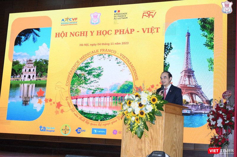 GS. Nguyễn Hữu Tú - Hiệu trưởng Trường Đại học Y Hà Nội - tổng kết 50 năm hợp tác đào tạo y khoa Pháp - Việt tại Trường Đại học Y Hà Nội VT_ Tú.jpg