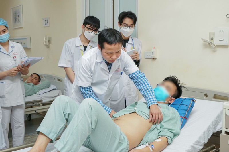 Các bác sĩ Bệnh viện E phát hiện bệnh nhân có tới 4 quả thận 432994878-876606054475668-7933651250610953201-n-8377.jpg